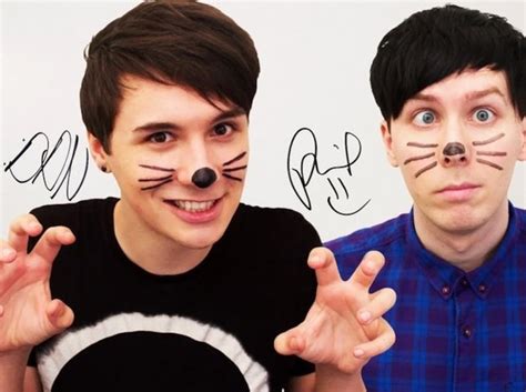YOUTUBE SENSATIONS DAN AND PHIL LEND THEIR .